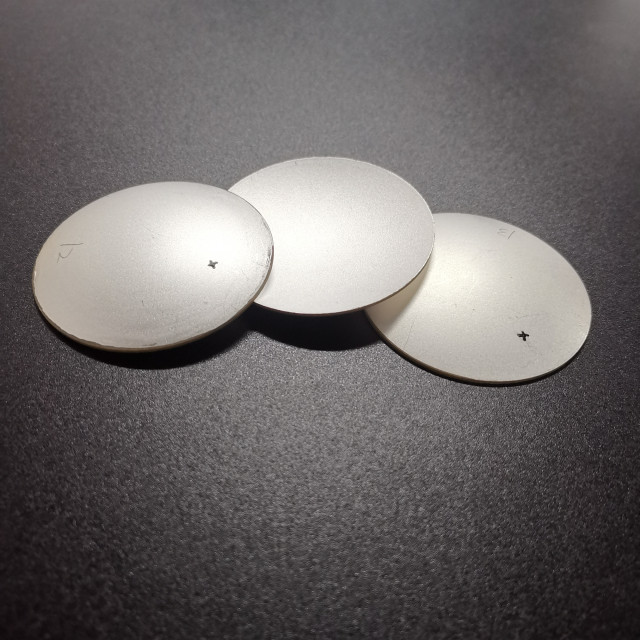 Kostengünstige Piezo-Fokusschalen für Mikro- und Nano-Dosiergeräte